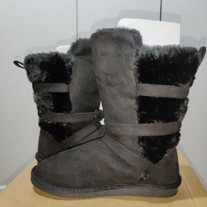 Shoe Vibe Black Suede Boot'sSize 8.5M Women's Color black